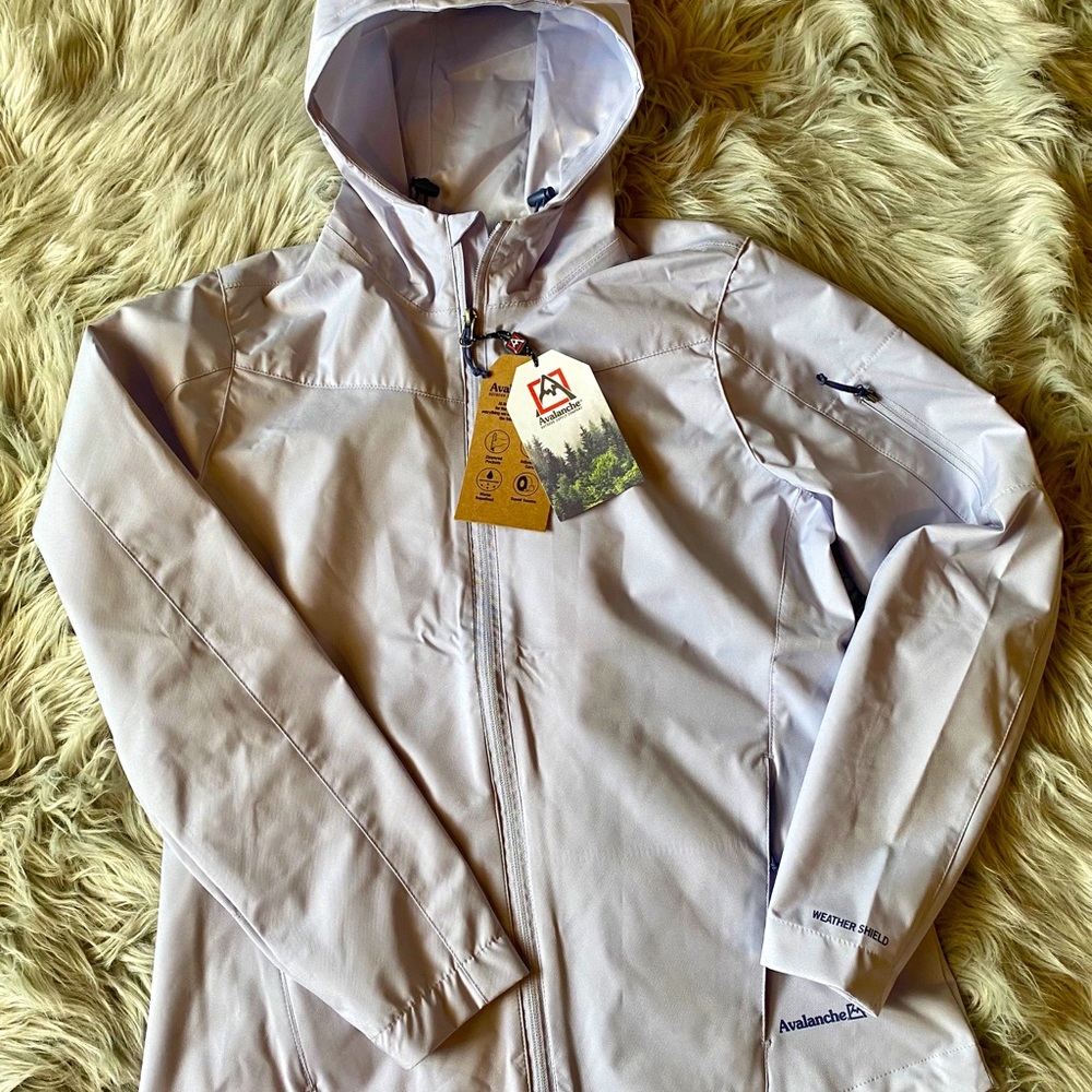 Avalanche Outdoor Supply light jacket